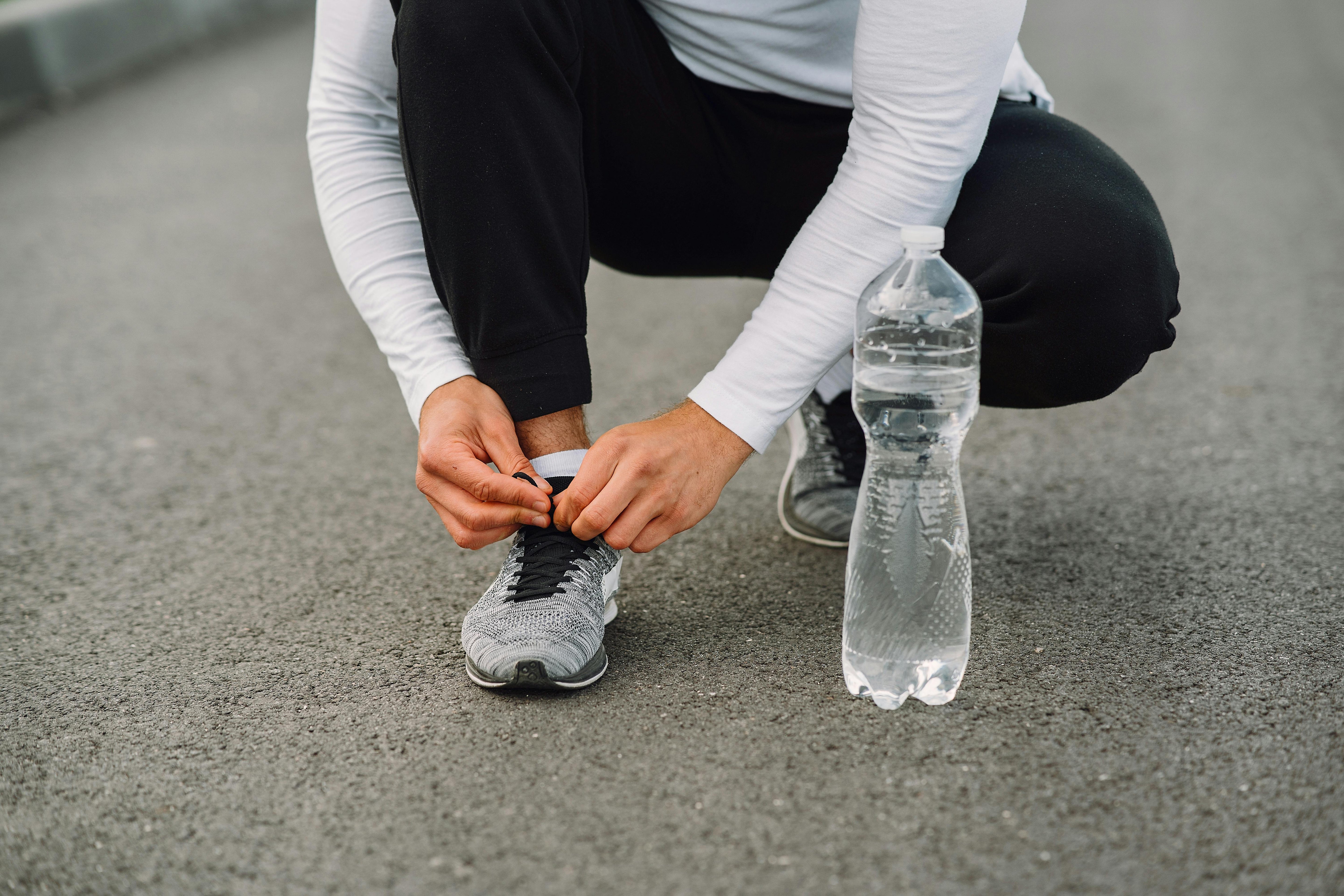 Você Sente Dor ao Caminhar ou Correr? O Problema Pode Estar no Seu Tênis - Chama Oficial